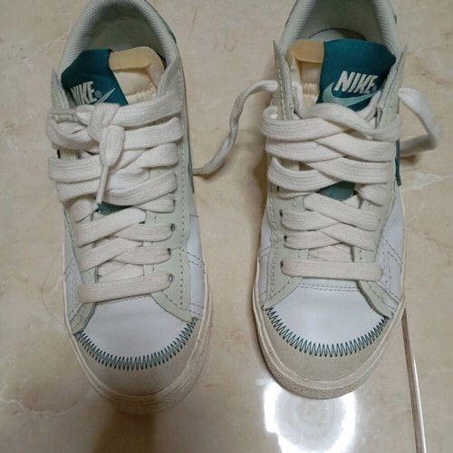 Nike women's athletic shoes like new, size 41, white
