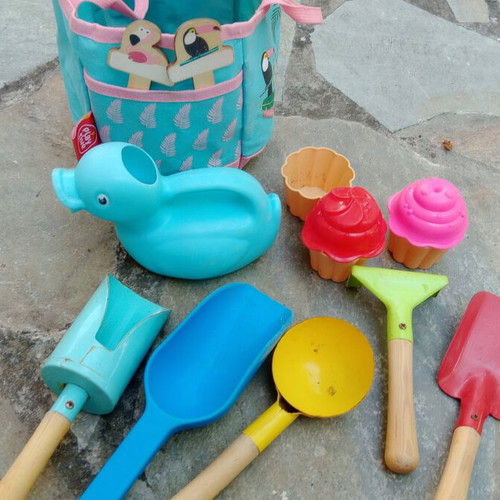 Kids beach play set with tools, board and folding chairs
