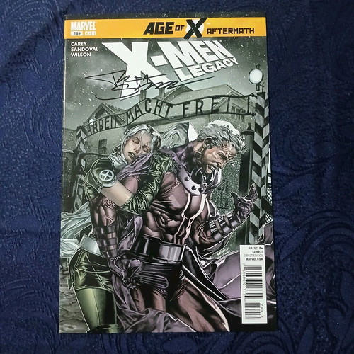 X-men Legacy #249 like new with Rafa Sandoval signature