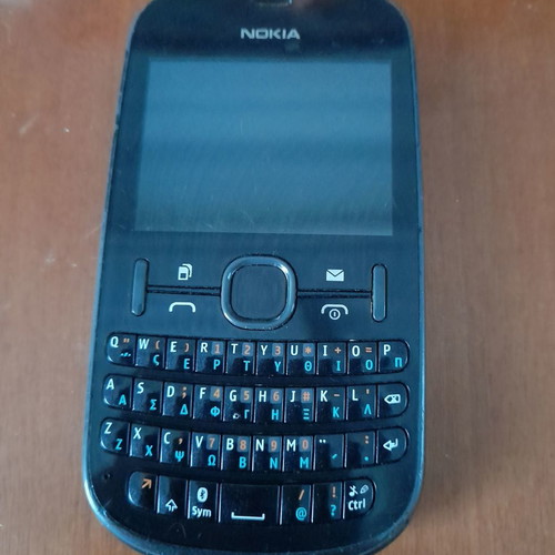 Nokia phone used without battery for spare parts
