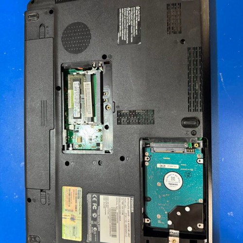 Toshiba Satellite L650 laptop used, for spare parts or repair