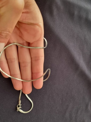 Ατσάλινο κολιέ νέο, ασημί για κάθε εμφάνιση