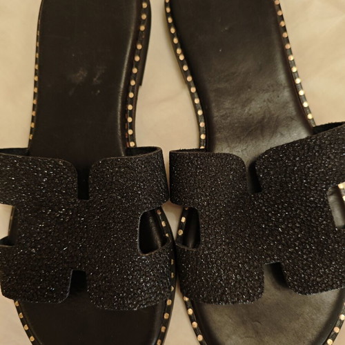 Women's black leather sandals like new