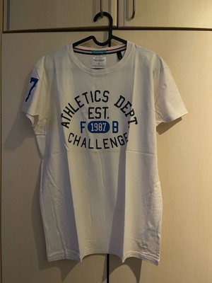 Funky Buddha white T-shirt like new, size M, worn few times