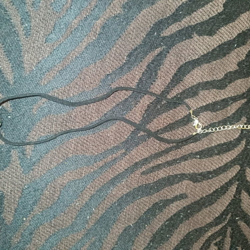 Folli Follie women's necklace with authentic pouch like new