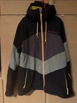 Billabong snow jacket size S, like new, water resistant