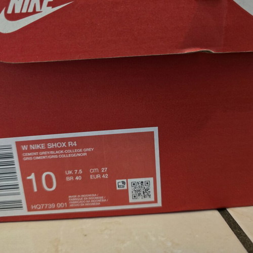 Nike Shox R4 shoes like new, size 42 with box