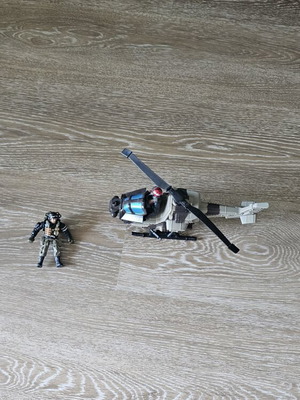 Helicopter toy with 2 military figures like new