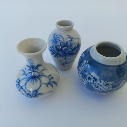 Set of 3 Japanese porcelain miniature vases like new