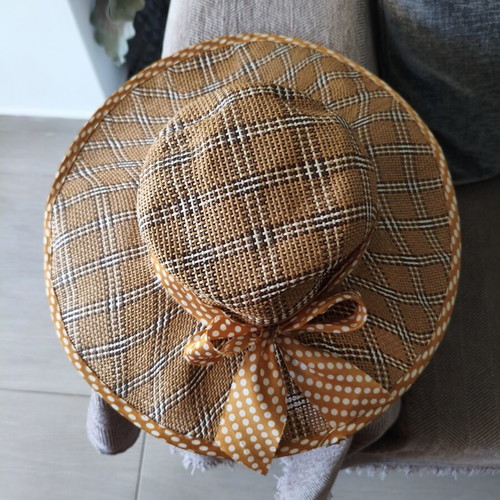 Women's Straw Sun Hat with Checked Pattern and Polka Dot Bow like new