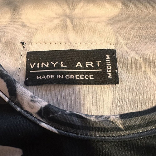 Vinyl Art Clothing men's floral and striped t-shirt medium like new