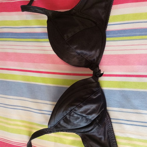 Wonderbra Vintage 90s Original Push-Up Bra like new, black satin