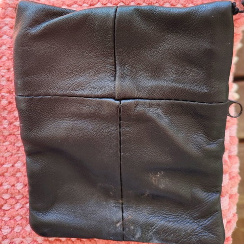 Leather wallet unisex like new, black