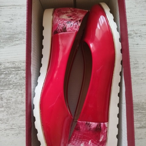 Red women's ballerina shoes new, light and comfortable