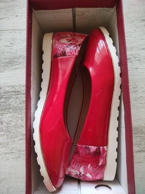 Red women's ballerina shoes new, light and comfortable