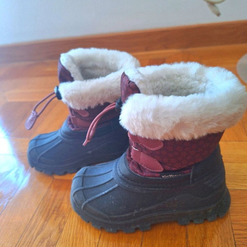 Kickers apres ski boots used for girl size 28
