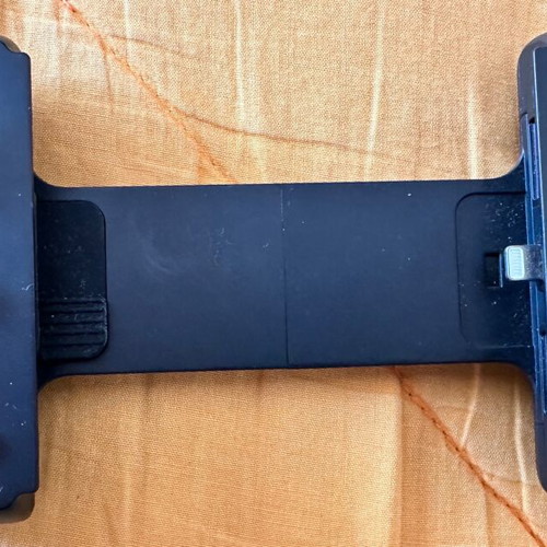 Razer Kisha V2 for iPhone with Lightning charging port like new