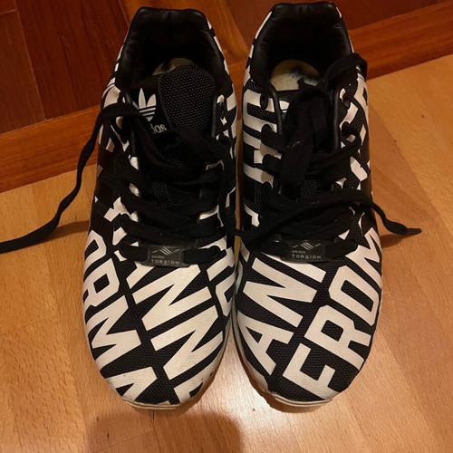 Adidas women's athletic shoes collectible like new, multicolor