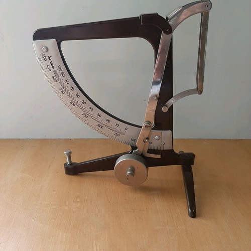 Vintage postal scale like new in excellent condition