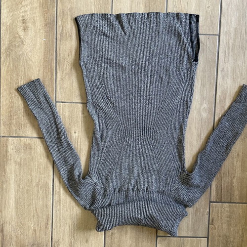 Pullover gray sweater used with minor wear, size XS