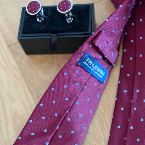 Tie and cufflinks set like new, red and blue