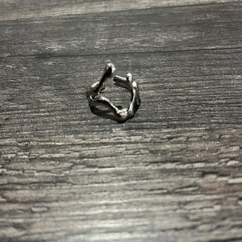 Silver ring brand new in excellent condition