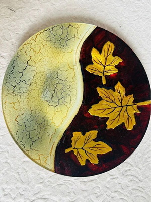 Large serving platter like new for decoration or serving
