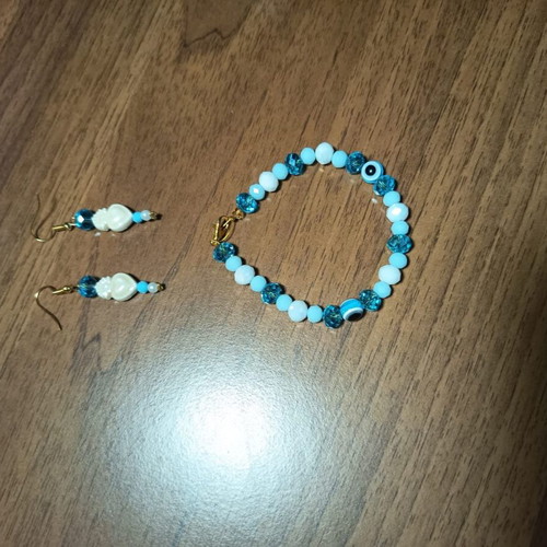 Handmade jewelry set with bracelet and earrings