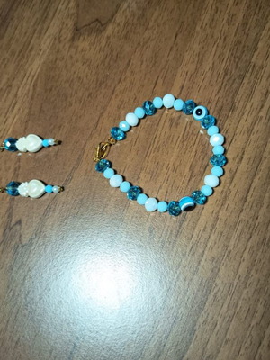 Handmade jewelry set with bracelet and earrings