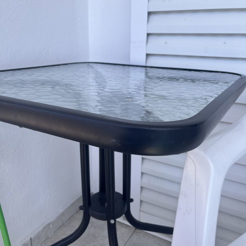 Outdoor table with chairs like new, set of 3
