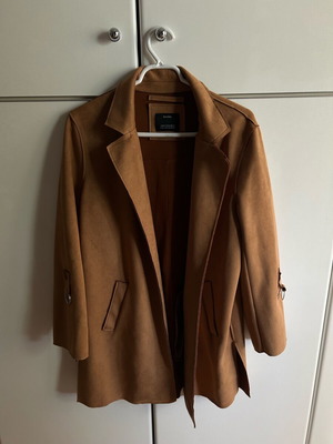 Bershka trench coat thin like new, size M