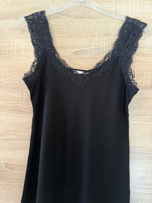 Black blouse size M like new