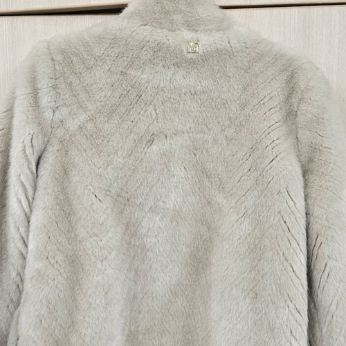 BSB fur size 40 like new, beige