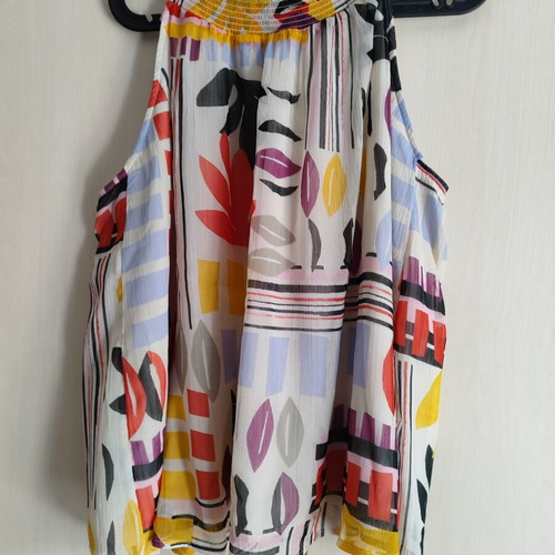 Colorful blouse like new, ideal for plus-size woman