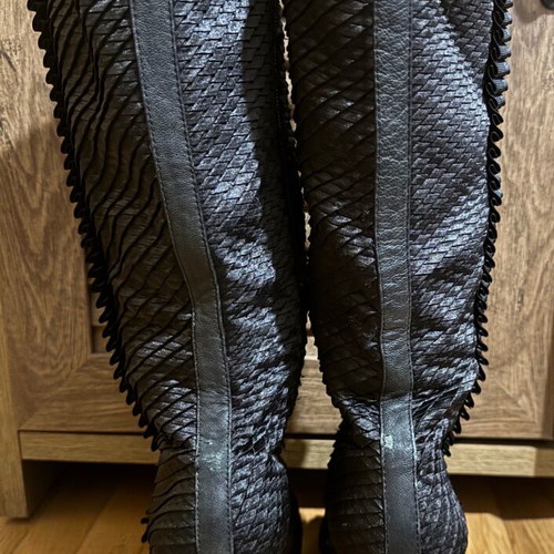 Satin boots with snake texture and appearance, used, size 38
