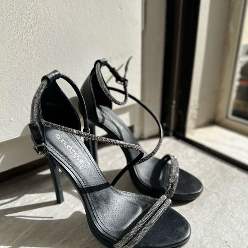 Black sandal with silver glitter detail like new, 12 cm heel