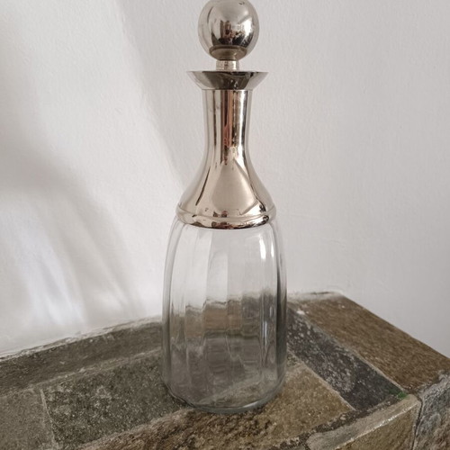 Vintage glass wine decanter with metal stopper like new