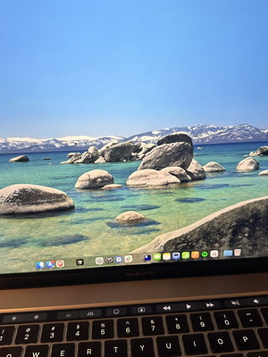 Apple MacBook Pro 16" 2019 with Intel Core i7, 16GB RAM, 512GB SSD
