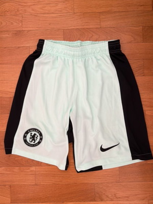 Chelsea Nike shorts small men like new