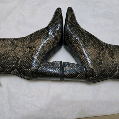 Zara ankle boots with snake print like new, size 37