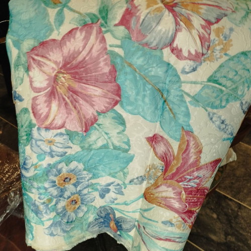 Topi fabric in excellent condition 1.40×5.60 meters