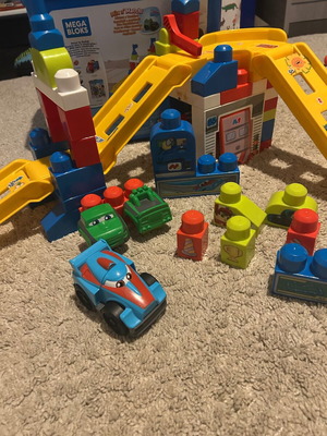 Mega Blocks First Builders Race Car Garage set like new with 60 pieces