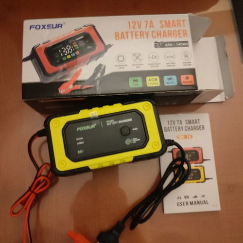 Car battery charger 12V 7A new