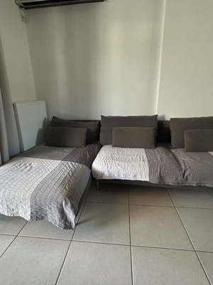 Καναπές IKEA τριθέσιος με ανοιχτές άκρες και ανάκλιντρο