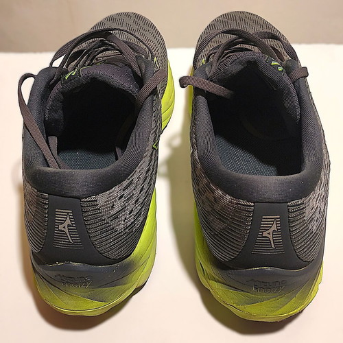 Mizuno Wave Rider 26 running shoes size 44.5 like new, gray