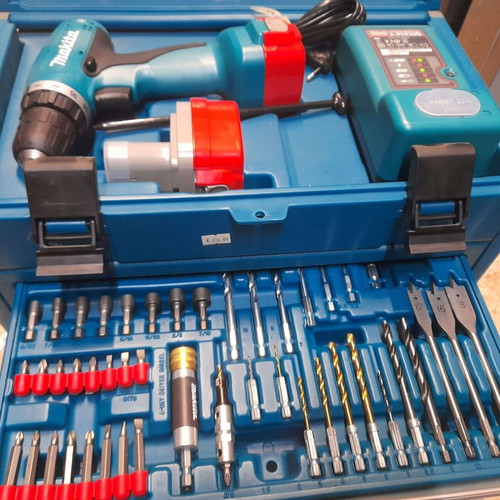 Makita 12V Cordless Hammer Drill Set New with Carrying Case