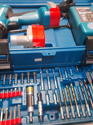 Makita 12V Акумулаторен Ударен Бормашина Комплект Нов с Куфар