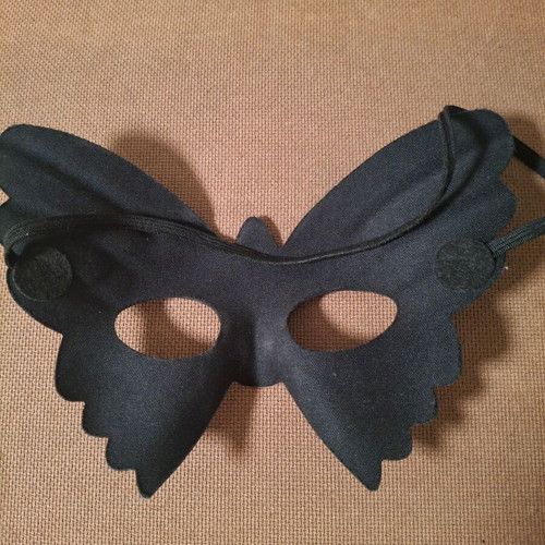 Mask carnival accessory like new
