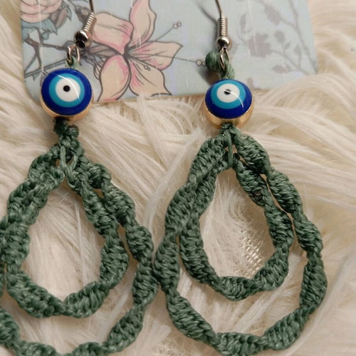 Macrame handmade green dangling earrings new