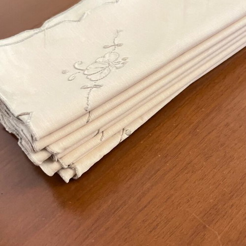 Cotton napkins set of 8 with handmade embroidery like new, beige